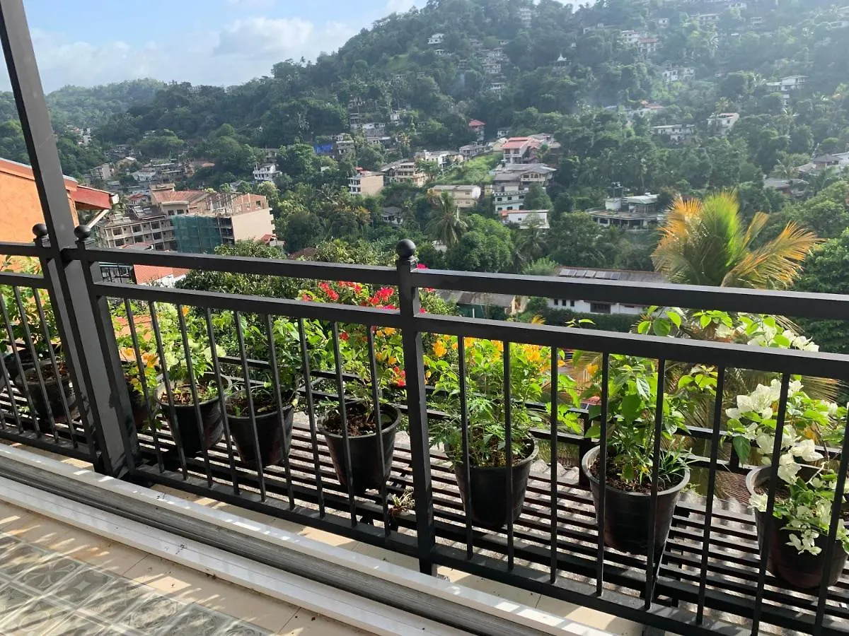 Luxury Apartment The Walkers Nest Kandy